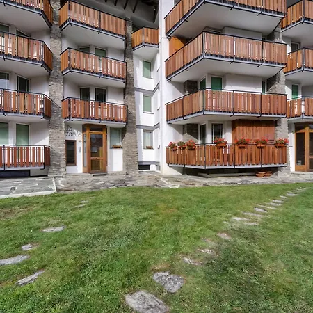 Casa Paola - Bilocale E Wifi Courmayeur